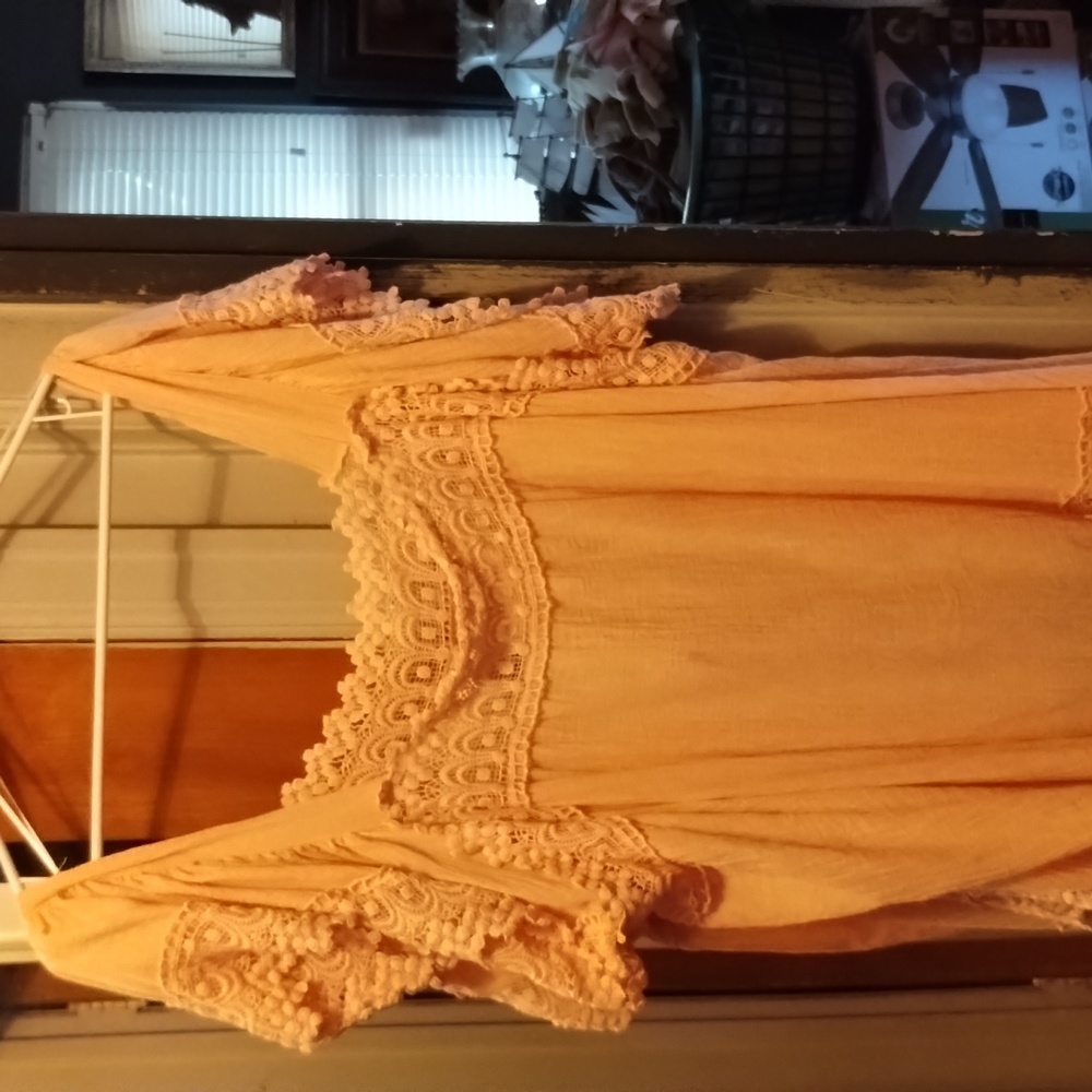 Cute pink blouse never worn